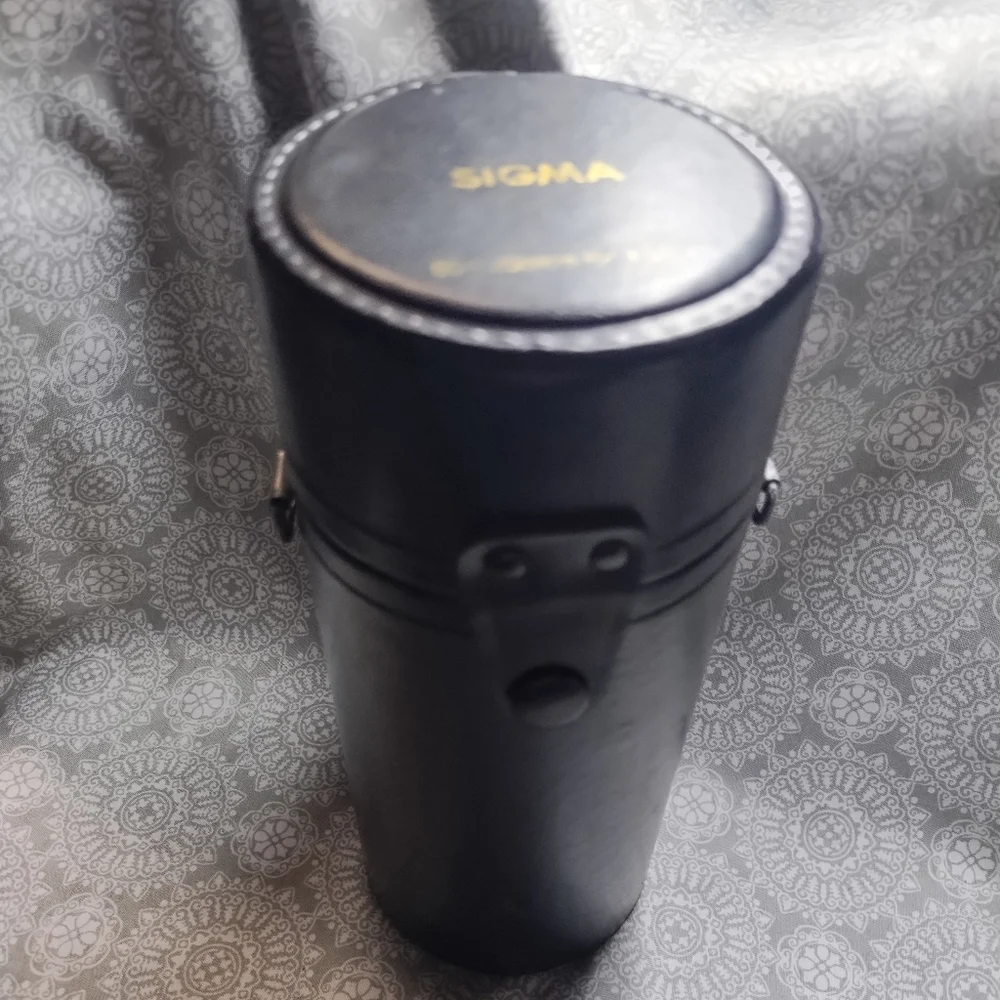 Sigma High-Speed Zoom Multi-Coated Zoom Lens f=1:3.5~4 80~200mm w/ Case